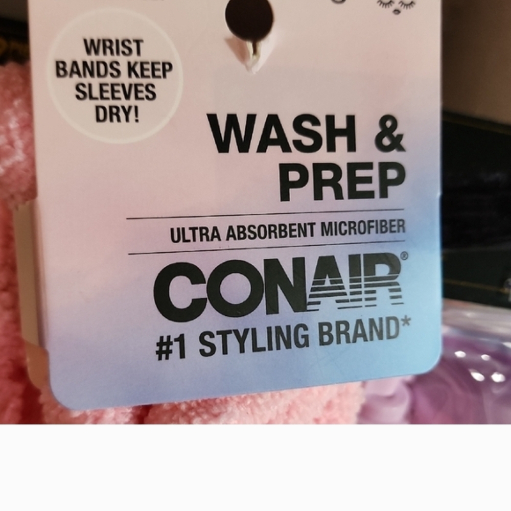 Conair Pink Ultra Absorbent Microfiber Wrist Bands